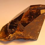 Как оценивают коричневые камни?