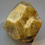 желтый минерал